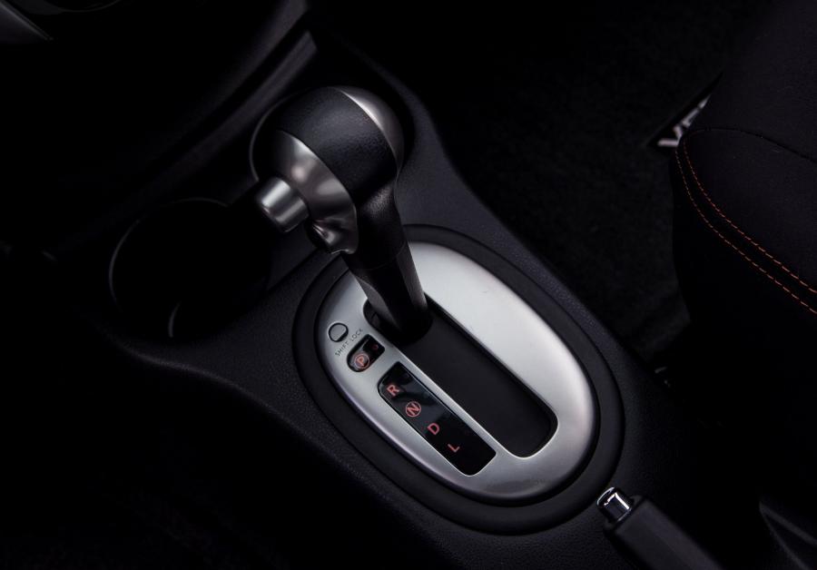  Nissan Versa Note SR 2015 года  (фото 23 из 26)